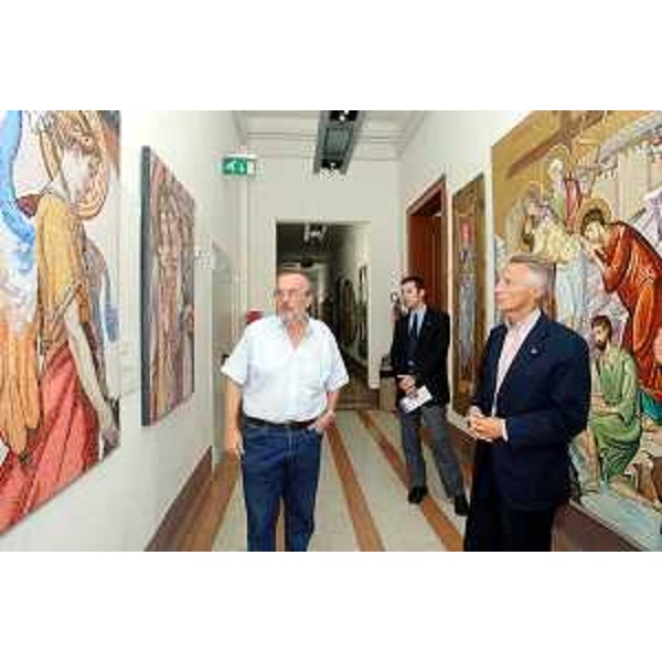 Riccardo Illy (Presidente Regione Friuli Venezia Giulia) visita la Scuola Mosaicisti del Friuli di Spilmbergo con Alido Gerussi (Presidente Scuola Mosaicisti del Friuli di Spilimbergo). (Spilimbergo 31/08/07)