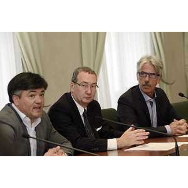 Dario Bruni (Presidente Confidi Artigiani e PMI Trieste), Sergio Bolzonello (Vicepresidente Regione FVG e assessore regionale Attività produttive) e Roberto Vicentini (Presidente Confidimprese FVG) - Trieste 12/09/2014