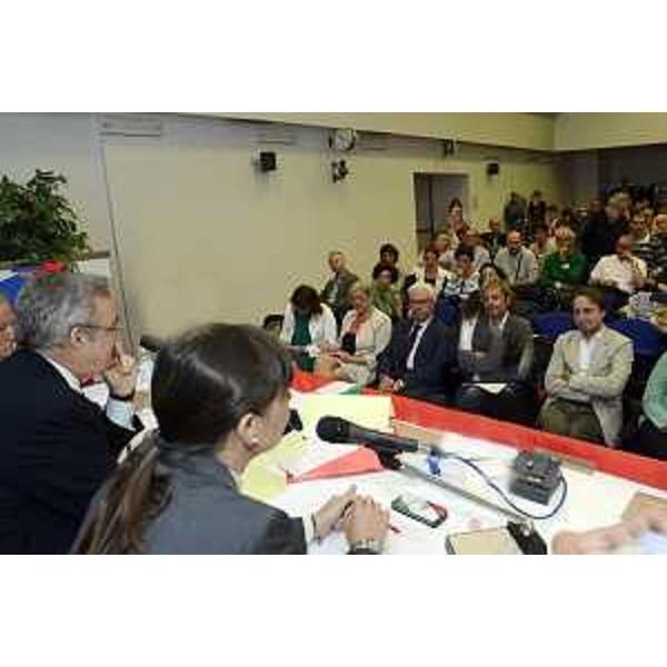 Gianclaudio Bressa (Sottosegretario Affari regionali) e Debora Serracchiani (Presidente Regione Friuli Venezia Giulia) relatori alla tavola rotonda "Le nuove prospettive dell'autonomia", organizzata dalla CGIL alla Scuola Superiore di Lingue Moderne - Trieste 12/09/2014