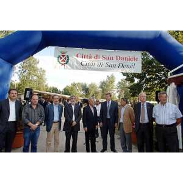 Riccardo Illy (Presidente Regione Friuli Venezia Giulia) al Primo Campionato Alpe Adria, con allevatori e cavalieri provenienti da Slovenia, Carinzia, Croazia. (Villanova di San Daniele 31/08/07)