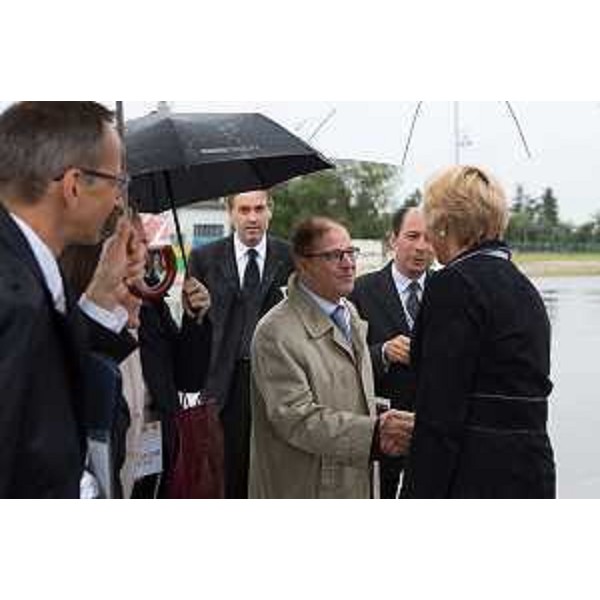 Vittorio Zappalorto (Prefetto Gorizia) e Roberta Pinotti (Ministro Difesa) all'Aeroporto FVG per l'arrivo di Papa Francesco - Ronchi dei Legionari 13/09/2014