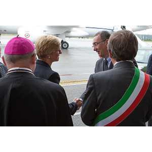Roberta Pinotti (Ministro Difesa) e Sergio Bolzonello (Vicepresidente Regione Friuli Venezia Giulia) all'Aeroporto FVG - Ronchi dei Legionari 13/09/2014