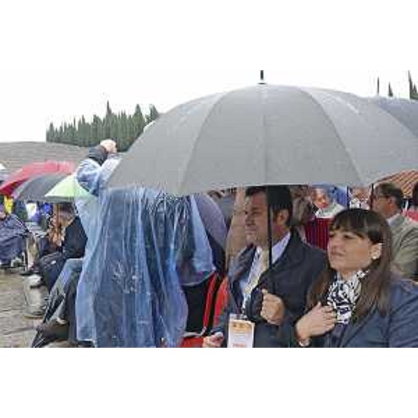Franco Iacop (Presidente Consiglio regionale FVG) e Debora Serracchiani (Presidente Regione Friuli Venezia Giulia) assistono alla Santa Messa celebrata da Papa Francesco al Sacrario Militare, nell'incontro con le Forze Armate e in occasione del Centenario della Grande Guerra - Redipuglia 13/09/2014