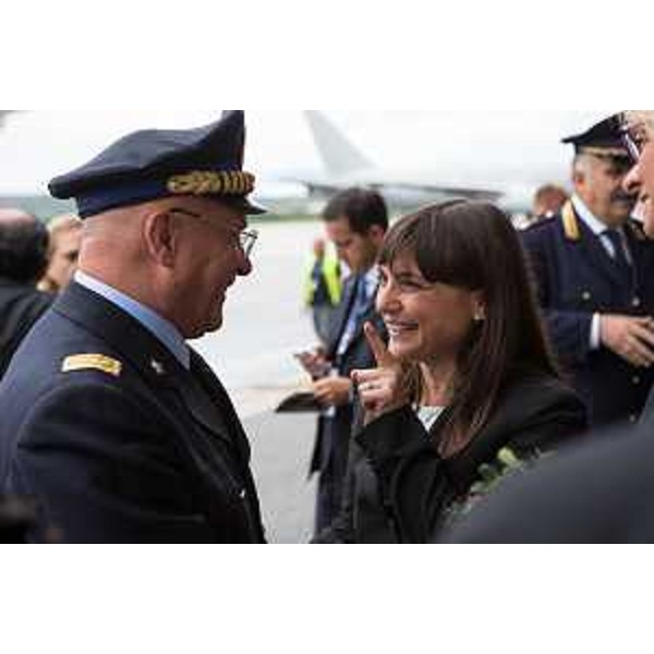 Pasquale Preziosa (Capo di Stato Maggiore dell'Aeronautica Militare) e Debora Serracchiani (Presidente Regione Friuli Venezia Giulia) alla partenza di Papa Francesco dall'Aeroporto FVG - Ronchi dei Legionari 13/09/2014