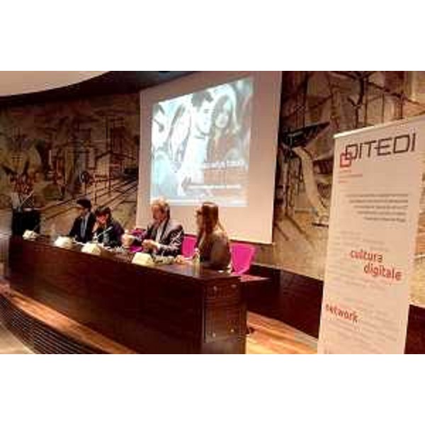 Debora Serracchiani (Presidente Regione Friuli Venezia Giulia) alla presentazione del nuovo portale del Distretto delle Tecnologie Digitali (DITEDI), alla CCIAA - Udine 15/09/2014