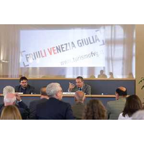 Michele Bregant (Direttore TurismoFVG) e Sergio Bolzonello (Vicepresidente Regione FVG e assessore regionale Attività produttive) alla presentazione del nuovo Infopoint di TurismoFVG, nel Palazzo Badini - Pordenone 16/09/2014