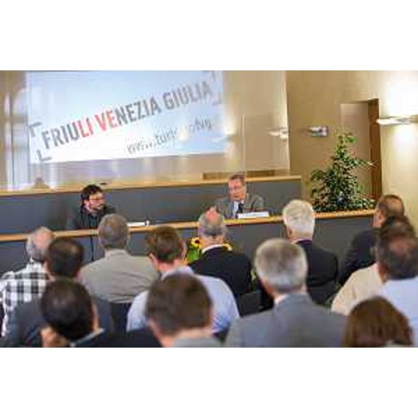 Michele Bregant (Direttore TurismoFVG) e Sergio Bolzonello (Vicepresidente Regione FVG e assessore regionale Attività produttive) alla presentazione del nuovo Infopoint di TurismoFVG, nel Palazzo Badini - Pordenone 16/09/2014