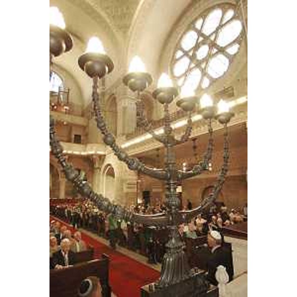 Riccardo Illy (Presidente Regione Friuli Venezia Giulia) interviene all'inaugurazione della Giornata Europea della Cultura Ebraica nella sinagoga di Trieste. (Trieste 02/09/07) 