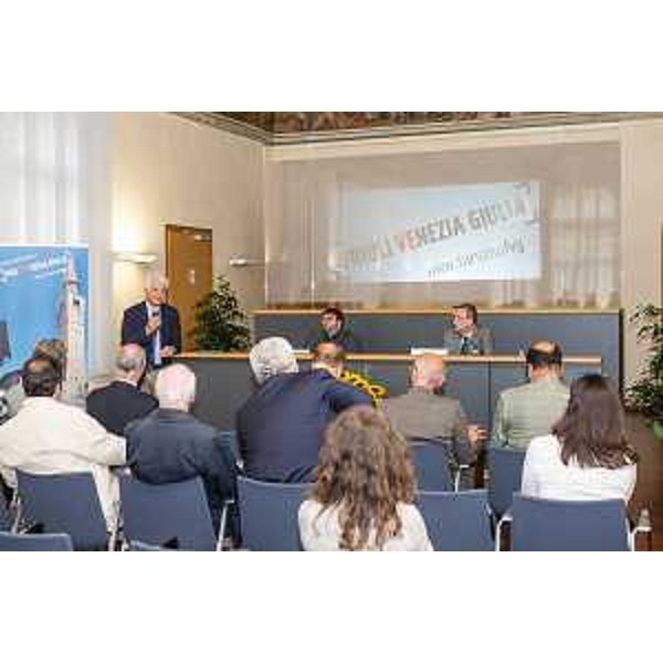 Claudio Pedrotti (Sindaco Pordenone), Michele Bregant (Direttore TurismoFVG) e Sergio Bolzonello (Vicepresidente Regione FVG e assessore regionale Attività produttive) alla presentazione del nuovo Infopoint di TurismoFVG, nel Palazzo Badini - Pordenone 16/09/2014
