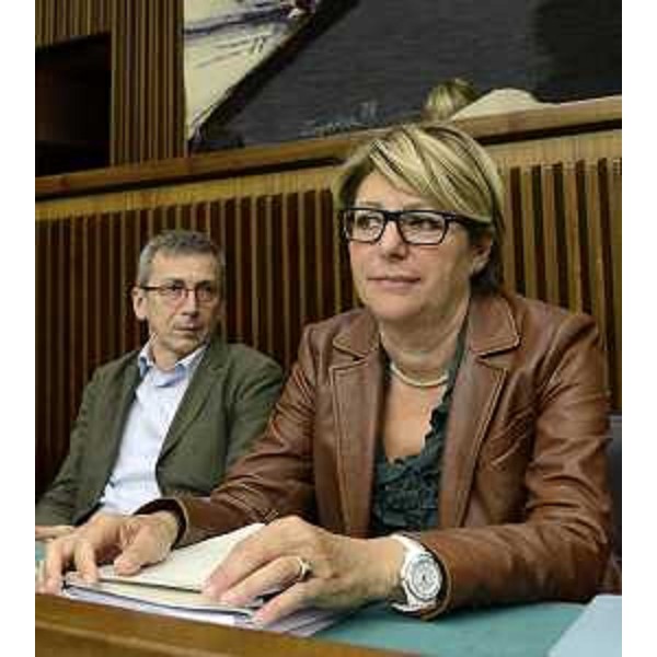 Adriano Marcolongo (Direttore centrale Salute, Integrazione sociosanitaria, Politiche sociali e Famiglia) e Maria Sandra Telesca (Assessore regionale Salute, Integrazione sociosanitaria, Politiche sociali e Famiglia) in Consiglio regionale - Trieste 17/09/2014