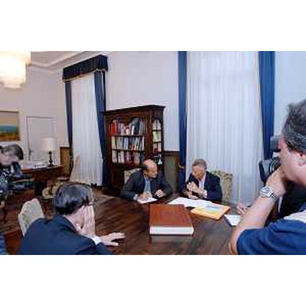 Riccardo Illy (Presidente Regione Friuli Venezia Giulia) riceve Pierluigi Bersani (Ministro Attività produttive) nella sede della Presidenza, a Trieste, in occasione della sua visita in Friuli Venezia Giulia. (Trieste 03/09/07)