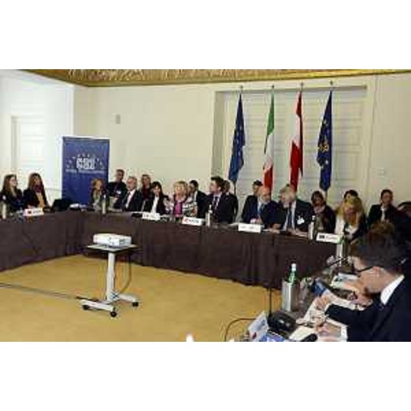 Debora Serracchiani (Presidente Regione Friuli Venezia Giulia), Stefania Giannini (Ministro Istruzione, Università e Ricerca), Elmar Pichl (Direttore generale Ministero federale austriaco Scienza, Ricerca ed Economia / Presidenza CEI), Giovanni Caracciolo di Vietri (Segretario generale CEI) al meeting ministeriale CEI - Central European Initiative su Scienza e Tecnologia, al Savoia Excelsior Palace - Trieste 24/09/2014