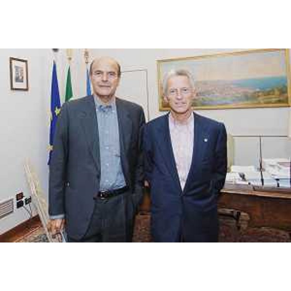 Riccardo Illy (Presidente Regione Friuli Venezia Giulia) riceve Pierluigi Bersani (Ministro Attività produttive) nella sede della Presidenza, a Trieste, in occasione della sua visita in Friuli Venezia Giulia. (Trieste 03/09/07)