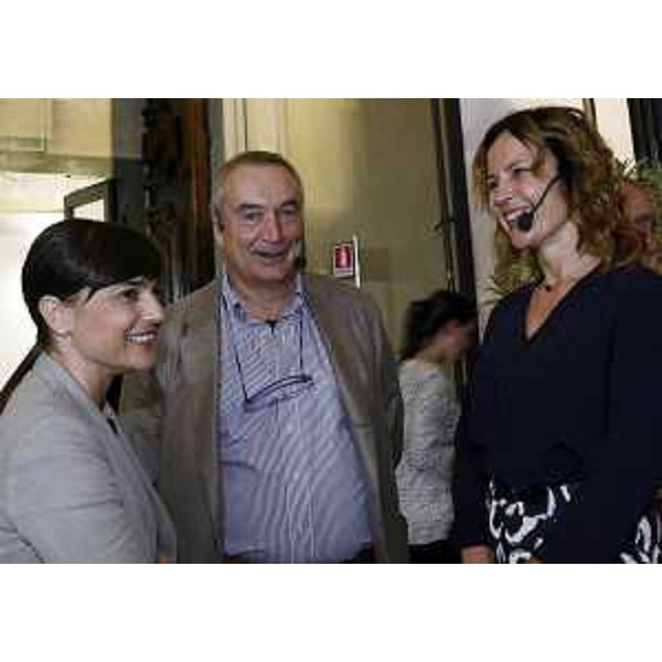 Debora Serracchiani (Presidente Regione Friuli Venezia Giulia), Giulio Giustiniani (Presidente Associazione Friuli Storia) e Lucia Ceci (Premio Friuli Storia 2014 con "L'Interesse superiore. Il Vaticano e l'Italia di Mussolini"), nel Salone del Castello - Udine 25/09/2014