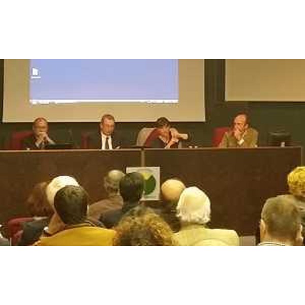 Lorenzo Pozza (Presidente Insiel S.p.A.), Sergio Bolzonello (Vicepresidente Regione FVG e assessore regionale Attività produttive), Debora Serracchiani (Presidente Regione Friuli Venezia Giulia) e Michele Morgante (Presidente Agemont) al primo incontro propedeutico agli Stati generali della Montagna - Amaro (UD) 25/09/2014