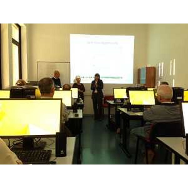Debora Serracchiani (Presidente Regione Friuli Venezia Giulia) interviene al corso "Come accedere ai dati della Pubblica Amministrazione in rete" della maratona informatica organizzata dal Centro internazionale di educazione permanente Università delle LiberEtà - Udine 26/09/2014