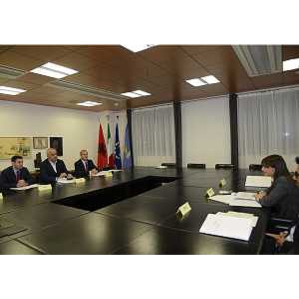 Incontro tra Debora Serracchiani (Presidente Regione Friuli Venezia Giulia), Edi Rama (Primo ministro Albania) e Arben Ahmetaj (Ministro albanese Sviluppo economico, Commercio e Imprenditorialità) - Udine 26/09/2014