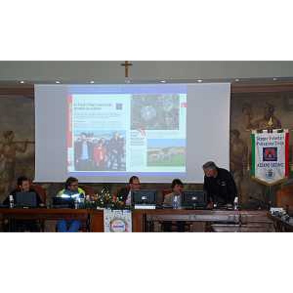 Paolo Panontin (Assessore regionale Protezione civile FVG) alla presentazione del Piano regionale delle Emergenze, e di quello comunale, in Municipio - Azzano Decimo 29/09/2014
