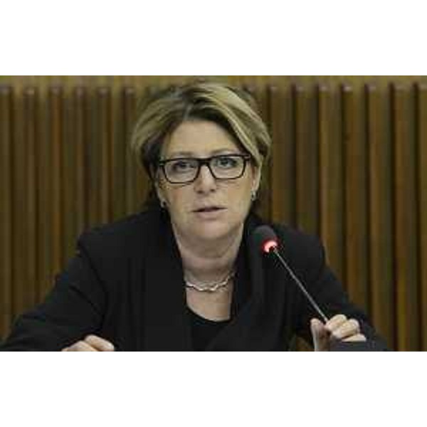 Maria Sandra Telesca (Assessore regionale Salute, Integrazione socio-sanitaria, Politiche sociali e Famiglia) nell'Aula del Consiglio regionale - Trieste 02/10/2014
