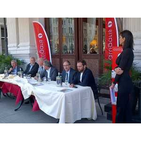 Renato Milazzi (Delegato provinciale CONI), Igor Dolenc (Vicepresidente Provincia Trieste), Alessandro Calligaris (Sponsor SGT Basket), Federico Pastor (Presidente SGT), Gianni Torrenti (Assessore regionale Sport) e Andrea Dapretto (Assessore Comune Trieste) alla presentazione della squadra di A1 di Pallacanestro femminile della Società Ginnastica Triestina SGT Calligaris - Trieste 03/10/2014
