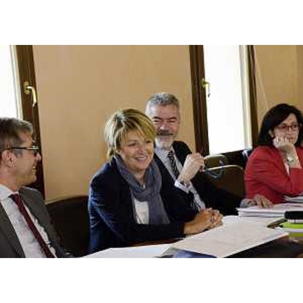 Gli assessori regionali F.Peroni (Finanze, Patrimonio, Coordinamento e Programmazione Politiche economiche e comunitarie), M.S.Telesca (Salute, Integrazione socio-sanitaria, Politiche sociali e Famiglia), P.Panontin (Funzione pubblica, Autonomie locali, Coordinamento Riforme, Caccia e Risorse ittiche, Protezione civile) e S.Vito (Ambiente ed Energia) durante la riunione della Giunta regionale - Pordenone 03/10/2014