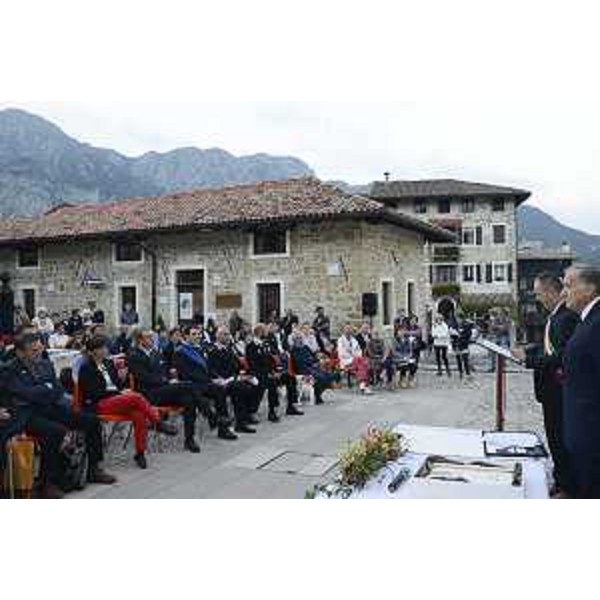 Visita di John Phillips (Ambasciatore USA in Italia) accolto da Debora Serracchiani (Presidente Regione Friuli Venezia Giulia), Sergio Bolzonello (Vicepresidente Regione FVG e assessore regionale Attività produttive) e Sandro Rovedo (Sindaco Frisanco) - Frisanco 03/10/2014