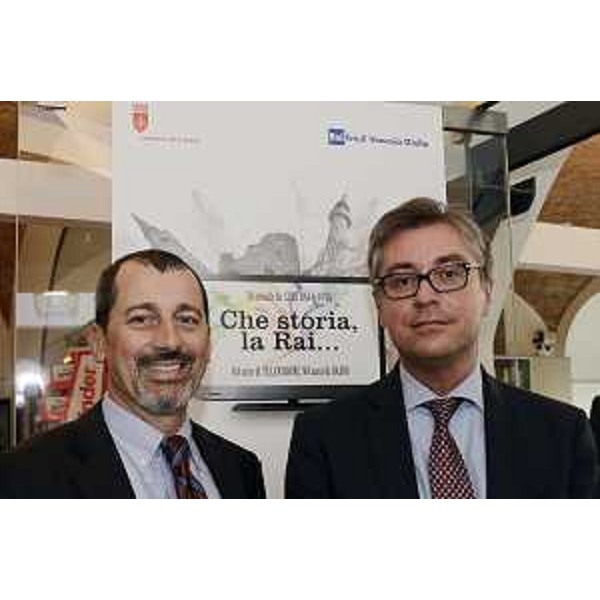 Guido Corso (Direttore Sede RAI FVG) e Francesco Peroni (Assessore regionale Finanze e Patrimonio) all'inaugurazione della mostra "Che storia la RAI ... 50 anni della Sede RAI per il Friuli Venezia Giulia", a Palazzo Gopcevich - Trieste 08/10/2014