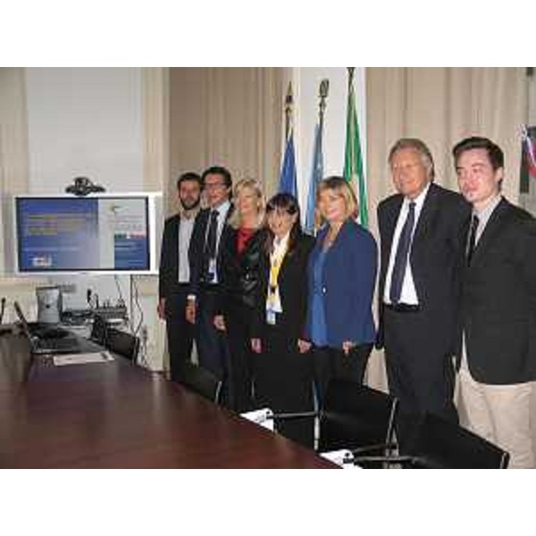 Silvia Altran (Sindaco Monfalcone), Debora Serracchiani (Presidente Regione Friuli Venezia Giulia) e Isabella De Monte (Europarlamentare) all'incontro "La capitalizzazione dei risultati del Progetto JULIUS: un percorso per la Programmazione 2014-2020" del Programma di Cooperazione transfrontaliera Italia-Slovenia - Bruxelles 08/10/2014