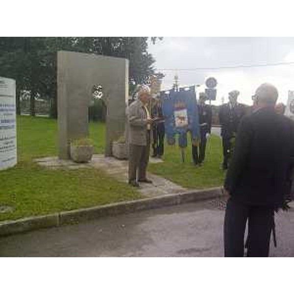 Marino Tusset (Presidente ANMIL Gorizia) alla cerimonia organizzata dall'Associazione Nazionale fra lavoratori Mutilati e Invalidi del Lavoro (ANMIL), in cimitero - Monfalcone 09/10/2014