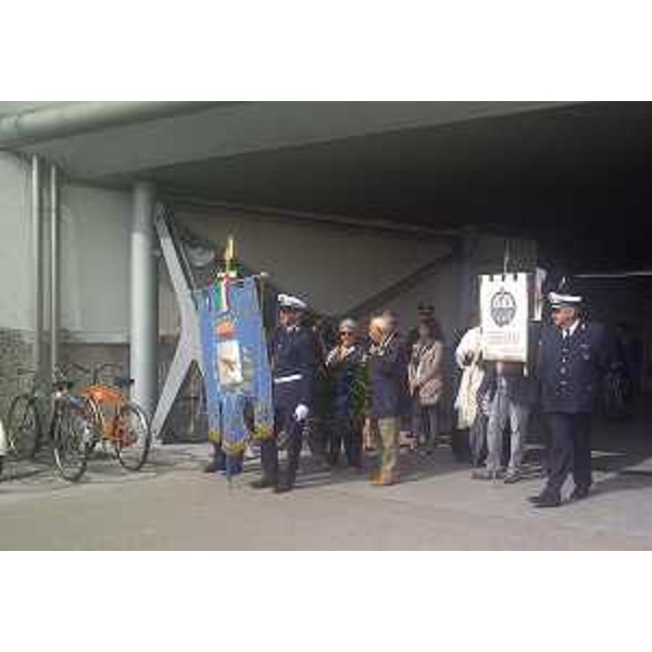 Sara Vito (Assessore regionale Ambiente) e Silvia Altran (Sindaco Monfalcone) alla cerimonia organizzata dall'Associazione Nazionale fra lavoratori Mutilati e Invalidi del Lavoro (ANMIL), all'ingresso del Cantiere navale - Monfalcone 09/10/2014