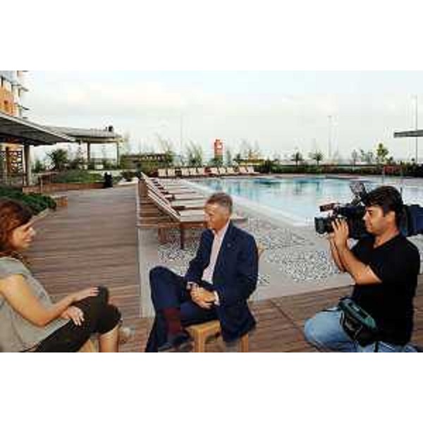 Riccardo Illy (Presidente Regione Friuli Venezia Giulia e Presidente ARE) intervistato dalla CNN a Istanbul nel corso dei lavori del Bureau, sorta di Ufficio politico, dell'Assemblea delle Regioni d'Europa-ARE. (Istanbul 07/09/07)