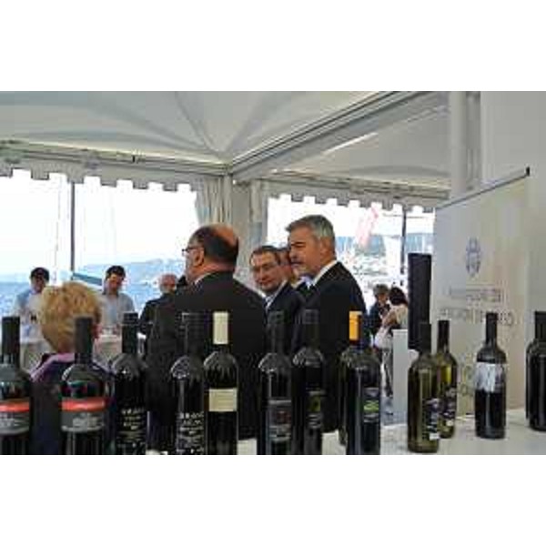 Sergio Bolzonello (Vicepresidente Regione FVG e assessore regionale Risorse agricole e forestali) e Paolo Panontin (Assessore regionale Funzione pubblica e Autonomie locali) all'inaugurazione dello stand ERSA alla XLVI Barcolana - Villaggio Barcolana, Trieste 10/10/2014