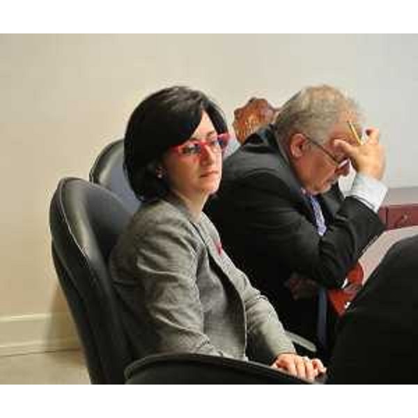 Sara Vito (Assessore regionale Ambiente ed Energia) e Roberto Finardi (Direttore generale Regione FVG) durante la riunione della Giunta regionale - Trieste 10/10/2014