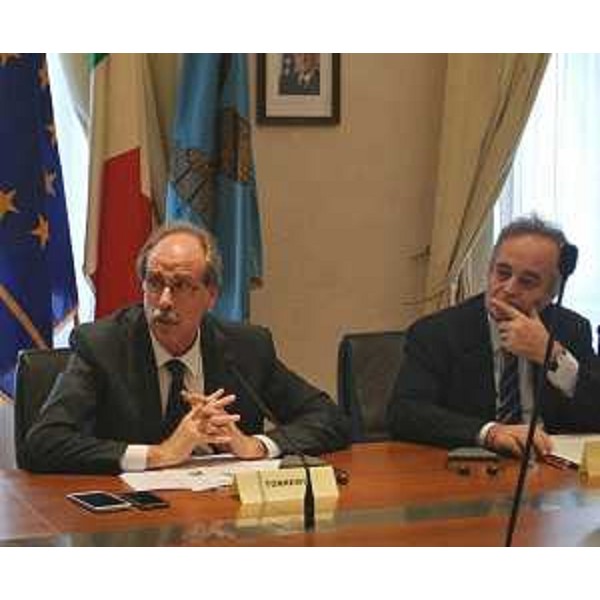 Gianni Torrenti (Assessore regionale Cultura) e Gianclaudio Bressa (Sottosegretario Affari regionali) alla riunione per l'insediamento dei nuovi membri del Comitato istituzionale paritetico per i problemi della Minoranza slovena (legge 38/2001) - Trieste 13/10/2014