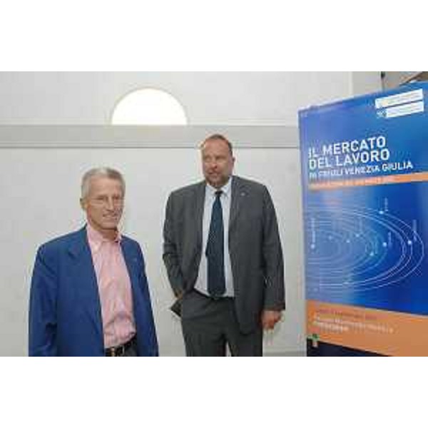 Riccardo Illy (Presidente Regione Friuli Venezia Giulia) e Roberto Cosolini (Assessore regionale Lavoro) alla presentazione del Rapporto 2007 de "Il mercato del lavoro in Friuli Venezia Giulia", a Palazzo Montereale Mantica a Pordenone. (Pordenone 10/09/07)