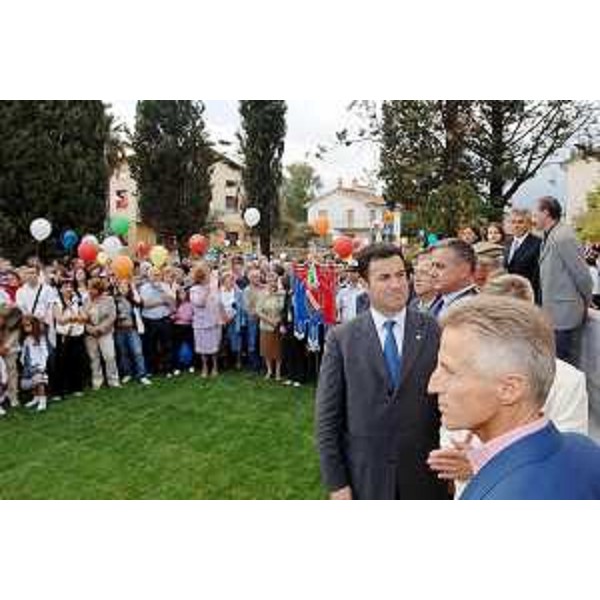 Riccardo Illy (Presidente Regione Friuli Venezia Giulia) e Franco Iacop (Assessore regionale Autonomie locali) all'inaugurazione dei lavori di ristrutturazione e ampliamento della scuola materna di Remanzacco. (Remanzacco 10/09/07)