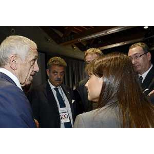 Gianpietro Benedetti (Presidente Gruppo Danieli), Debora Serracchiani (Presidente Regione Friuli Venezia Giulia) e Sergio Bolzonello (Vicepresidente Regione FVG e assessore regionale Attività produttive) alla presentazione del Bilancio annuale del Gruppo Danieli ed ai "100 anni delle Officine Danieli", nate nel 1914 a Brescia - Buttrio 18/10/2014