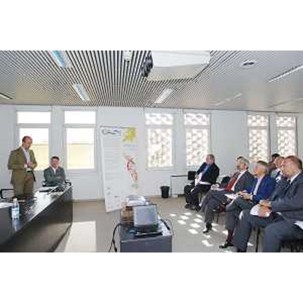 Riccardo Illy (Presidente Regione Friuli Venezia Giulia) e Roberto Cosolini (Assessore regionale Ricerca) presso l'IGA, Istituto di genomica applicata con sede nel parco scientifico "Luigi Danieli" di Udine, alla presentazione dei risultati del lavoro di sequenziamento della vite. (Udine 10/09/07)