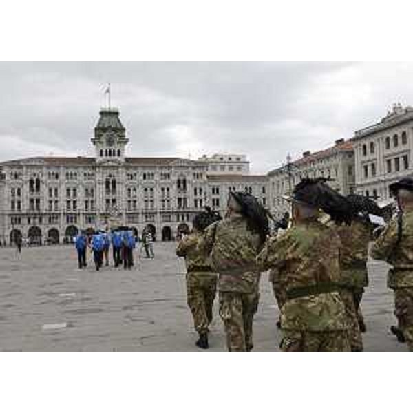 Fanfara dei Bersaglieri in piazza Unità d'Italia per la celebrazione di "Ta Pum, sui sentieri della Grande Guerra", Cammino della Memoria partito dallo Stelvio e giunto all'Adriatico - Trieste 17/10/2014