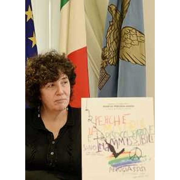 Loredana Panariti (Assessore regionale Politiche giovanili) alla sottoscrizione del Protocollo d'intesa con l'Ufficio Scolastico Regionale (USR) e i rappresentanti nazionali e territoriali degli Enti locali per la Pace e i Diritti umani sui cinque anni di meeting studentesco "Dalla Grande Guerra alla Grande Pace" in FVG – Trieste 14/10/2014