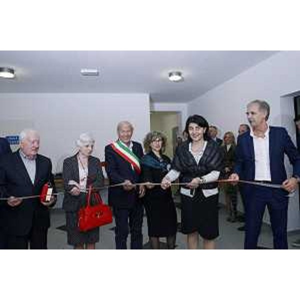 Ettore Romoli (Sindaco Gorizia), Angela Caldarera (Amministratore unico ATER Gorizia), Mariagrazia Santoro (Assessore regionale Lavori pubblici) e Domenico Degano (Direttore ATER Gorizia) alla cerimonia di consegna di 39 alloggi ATER, in via Vittorio Veneto 24 - Gorizia 21/10/2014