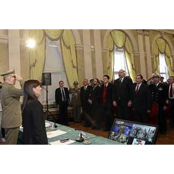 Cerimonia di presentazione di CalendEsercito 2015, nel Salone di Rappresentanza del Palazzo della Presidenza della Regione FVG in piazza Unità d'Italia, con Debora Serracchiani (Presidente Regione Friuli Venezia Giulia), il generale di Corpo d'Armata Claudio Graziano (Capo di Stato Maggiore Esercito Italiano), Domenico Rossi (Sottosegretario Ministero Difesa), Roberto Cosolini (Sindaco Trieste) e altri - Trieste 22/10/2014
