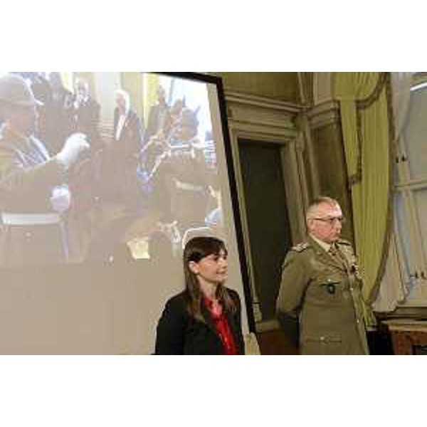 Debora Serracchiani (Presidente Regione Friuli Venezia Giulia) e il generale di Corpo d'Armata Claudio Graziano (Capo di Stato Maggiore Esercito Italiano) alla presentazione di CalendEsercito 2015, nel Salone di Rappresentanza del Palazzo della Presidenza della Regione FVG in piazza Unità d'Italia - Trieste 22/10/2014