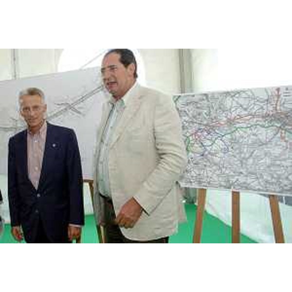Riccardo Illy (Presidente Regione Friuli Venezia Giulia) e Giancarlo Galan (Presidente Regione Veneto) alla consegna dei lavori della A28 Portogruaro-Pordenone-Conegliano, che mette in collegamento la A4 e la A27, nel cantiere allestito all'uscita autostradale di Godega. (Godega Sant'Urbano, TV, 12/09/07)