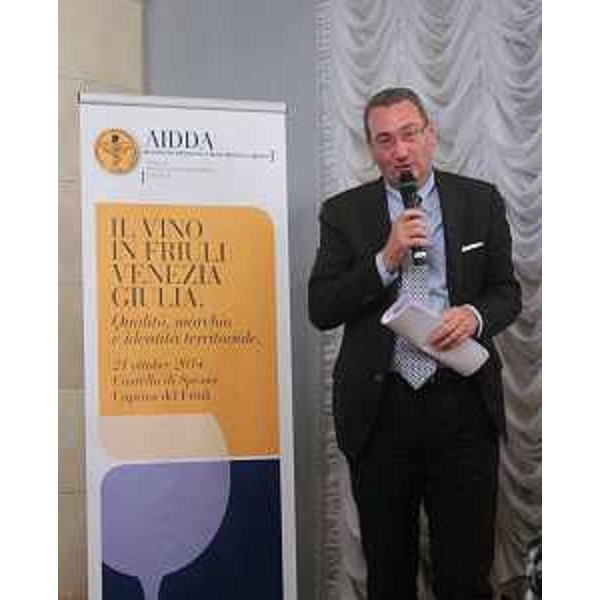 Sergio Bolzonello (Vicepresidente Regione FVG e assessore regionale Attività produttive) al convegno "Il vino in Friuli Venezia Giulia", organizzato dall'Associazione Imprenditrici e Donne Dirigenti di Azienda (AIDDA) al Castello di Spessa - Capriva del Friuli 22/10/2014