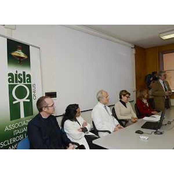 Maria Sandra Telesca (Assessore regionale Salute) alla cerimonia di donazione di un'apparecchiatura per la Biobanca del Santa Maria della Misericordia di Udine da parte dell'Associazione Italiana Sclerosi Laterale Amiotrofica (AISLA) - Udine 24/10/2014