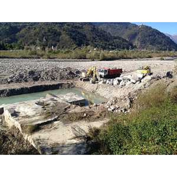 Il cantiere dei lavori di ripristino e consolidamento dei pennelli sulla sponda sinistra del torrente But - Frazione Cadunea, Tolmezzo 27/10/2014
