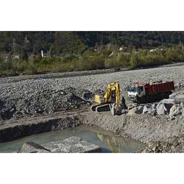 Il cantiere dei lavori di ripristino e consolidamento dei pennelli sulla sponda sinistra del torrente But - Frazione Cadunea, Tolmezzo 27/10/2014
