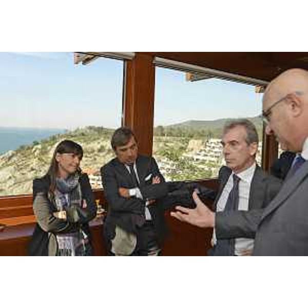 Debora Serracchiani (Presidente Regione Friuli Venezia Giulia), Claudio e Marco de Eccher (Rizzani de Eccher s.p.A.) e Cesare Bulfon (Project leader Portopiccolo) a Portopiccolo - Sistiana (TS) 28/10/2014