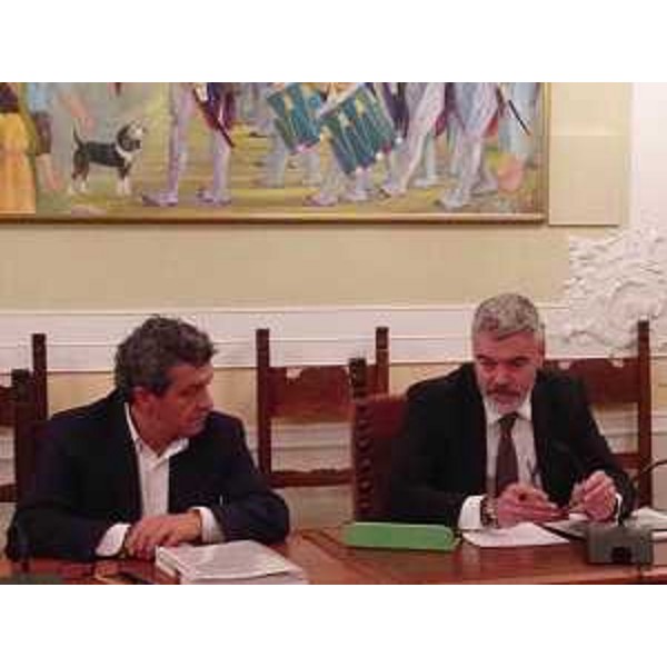 Francesco Martines (Sindaco Palmanova) e Paolo Panontin (Assessore regionale Autonomie locali) nel corso dell'incontro con i sindaci del Palmarino sul disegno di legge regionale di "Riordino del sistema Regione - Autonomie locali nel Friuli Venezia Giulia" - Palmanova 28/10/2014
